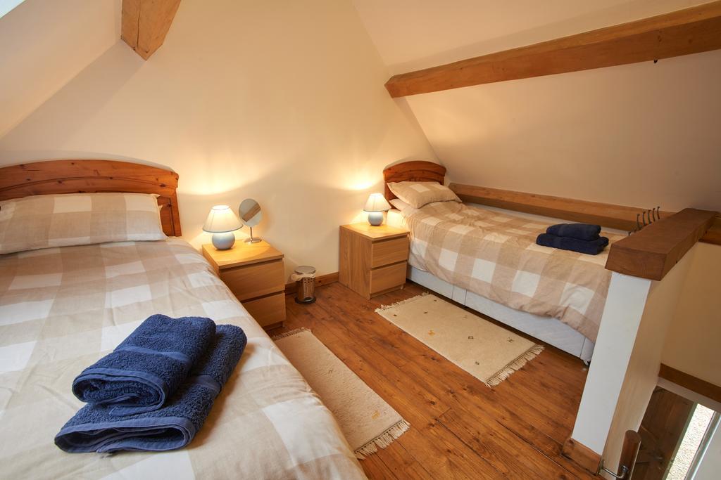 Barn Cottages at Lacock Exteriör bild